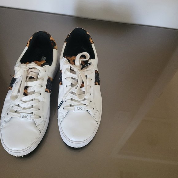 Michael Kors woman 7.5 sneakers - Picture 3 of 14